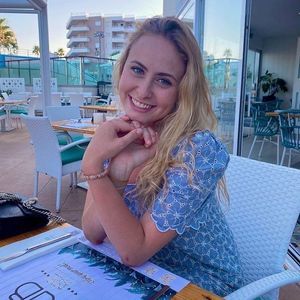 Meet your Posher, Emilie